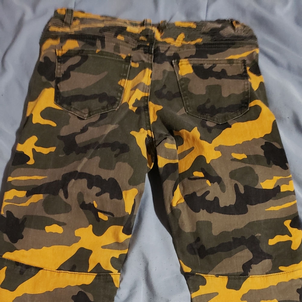 Camo pants